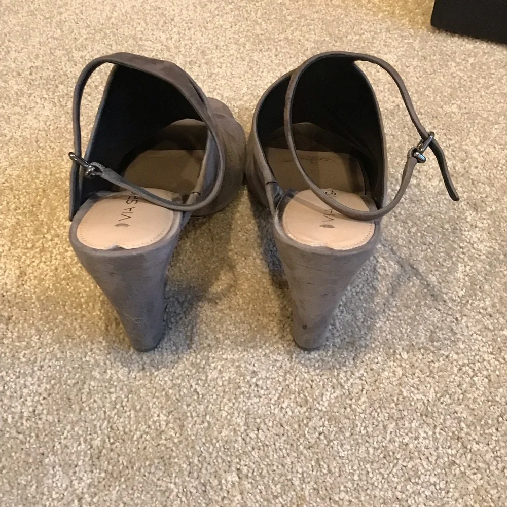 Grey heels open toe - Picture 4 of 4